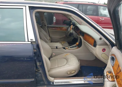 2000 Jaguar Xj8 Vanden Plas from USA, damaged, VIN SAJDA24CXYLF05346